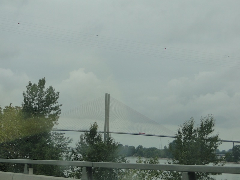 Eine besonders hohe und lange Brücke